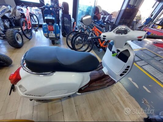 vespa gts 300 2010 2