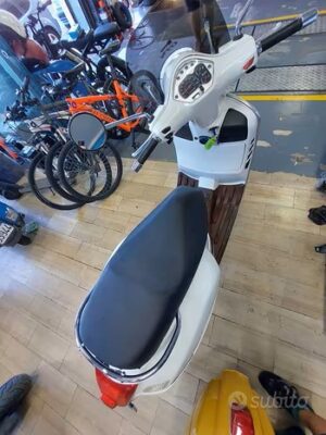 vespa gts 300 2010 4